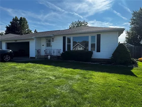1708 Roselawn Rd, Mayfield Heights, OH 44124