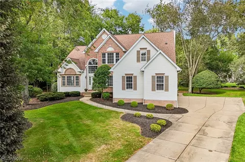 2965 Greenspire Ln, Akron, OH 44333