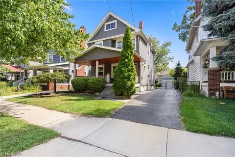 1197 Cranford Ave, Lakewood, OH 44107