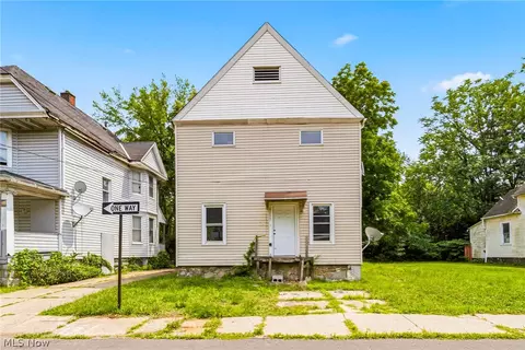 3257 E 56th Pl, Cleveland, OH 44127