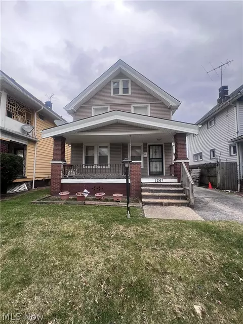 1261 E 134th St, East Cleveland, OH 44112