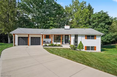 10385 King Coe Ln, Strongsville, OH 44149