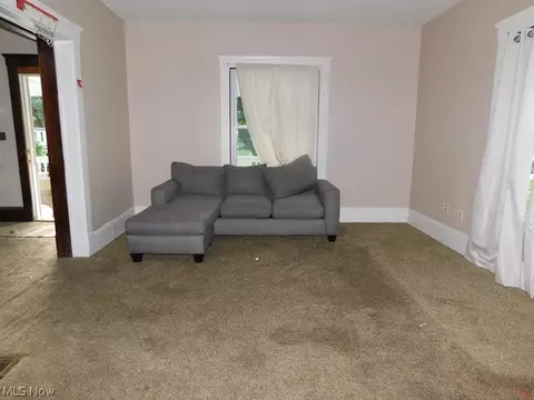 Living - 142 Beech St, Berea, OH 44017 photo 1 of 3