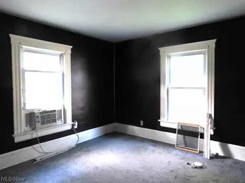 Bedroom - 142 Beech St, Berea, OH 44017 photo 2 of 7