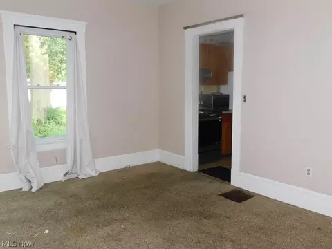 Living - 142 Beech St, Berea, OH 44017 photo 3 of 3