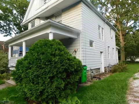 Exterior - 142 Beech St, Berea, OH 44017 photo 1 of 2