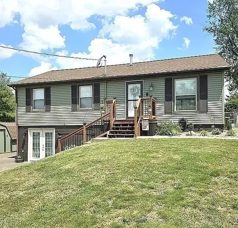 35 Pineview Dr, Parkersburg, WV 26101