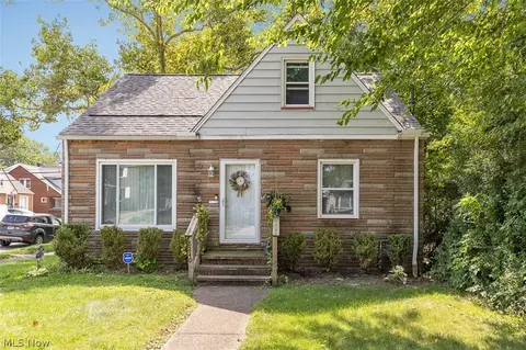 8240 Grand Division Ave, Garfield Heights, OH 44125