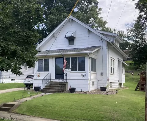 1937 9th St SW, Akron, OH 44314