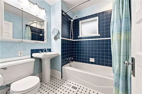 Bath - 173 Beech St, Berea, OH 44017 photo 2 of 3