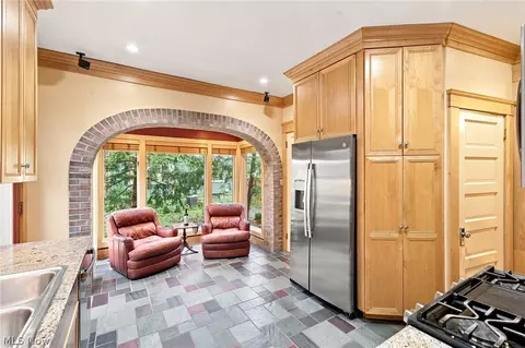 Kitchen - 173 Beech St, Berea, OH 44017 photo 5 of 5