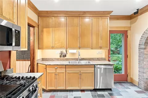 Kitchen - 173 Beech St, Berea, OH 44017 photo 3 of 5