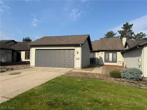 12272 Woodside Ct #F18, Strongsville, OH 44136
