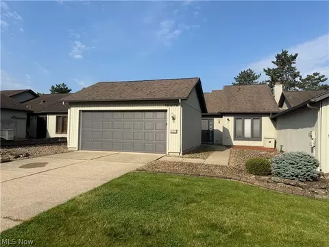12272 Woodside Ct #F18, Strongsville, OH 44136