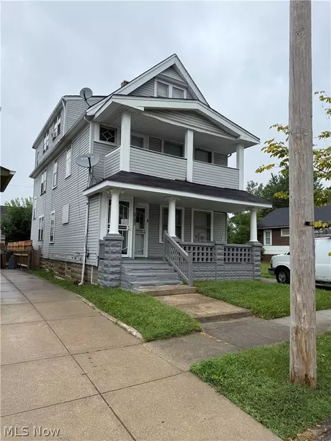 7819 Connecticut Ave, Cleveland, OH 44105