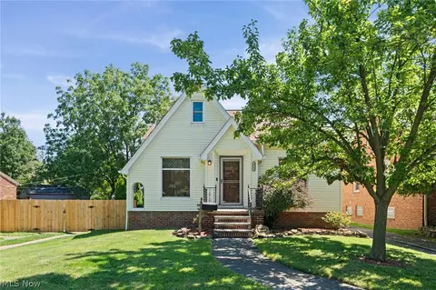 4163 W 62 St, Cleveland, OH 44144