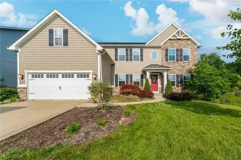 5570 W Long Ridge Dr, Seven Hills, OH 44131