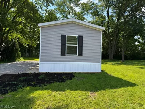 1 Silver Pond Dr, Apple Creek, OH 44606