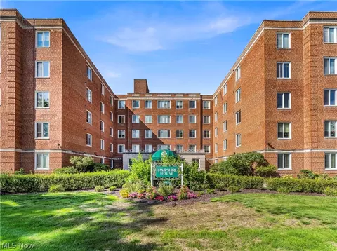 19425 Van Aken Blvd #207, Shaker Heights, OH 44122