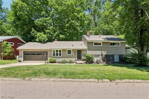 1593 Kingsley Ave, Akron, OH 44313