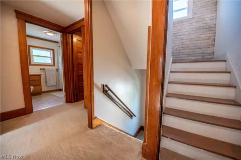 Entry Way - 140 Cornell Ave, Elyria, OH 44035 photo 7 of 8