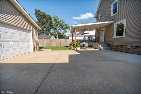 Exterior - 140 Cornell Ave, Elyria, OH 44035 photo 5 of 9