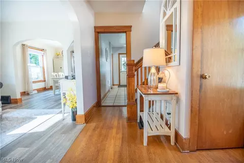 Entry Way - 140 Cornell Ave, Elyria, OH 44035 photo 1 of 8