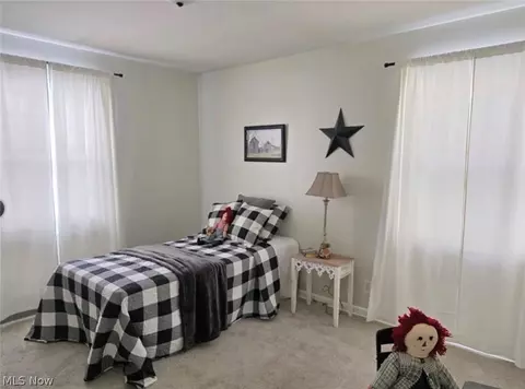 Bedroom - 1719 E 300th St, Wickliffe, OH 44092 photo 2 of 2