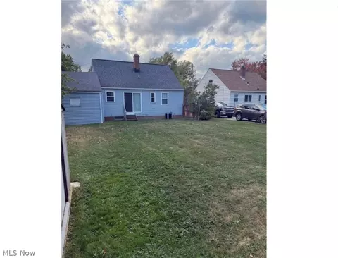 Exterior - 1719 E 300th St, Wickliffe, OH 44092 photo 2 of 3