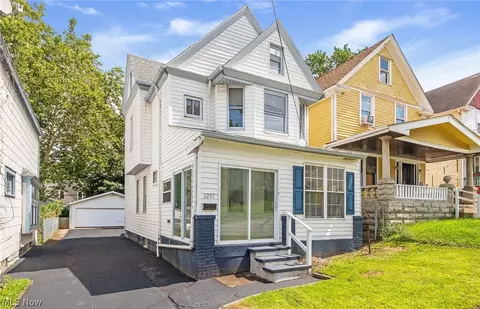 3207 W 97th St, Cleveland, OH 44102