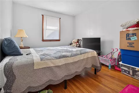 Bedroom - 2540 E 35th St, Lorain, OH 44055 photo 2 of 4