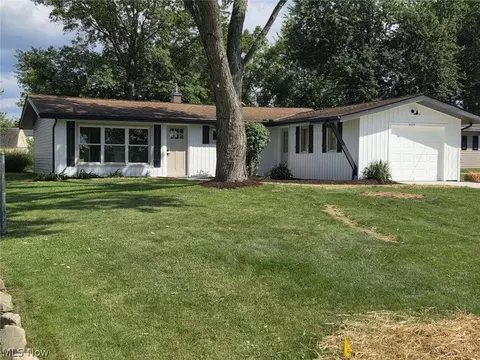 9079 N Plaza Dr, Northfield, OH 44067