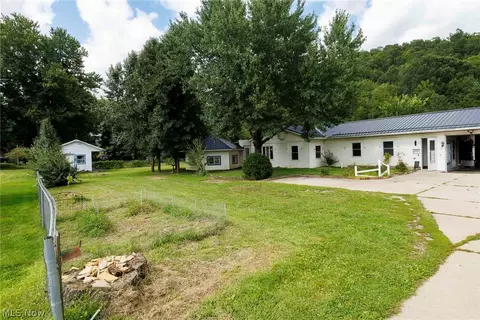 1843 SE Brightwood Rd, New Philadelphia, OH 44663