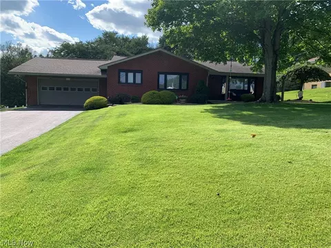 16891 Harding Ave, East Liverpool, OH 43920