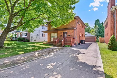 1768-1770 Liberty Dr, Akron, OH 44313