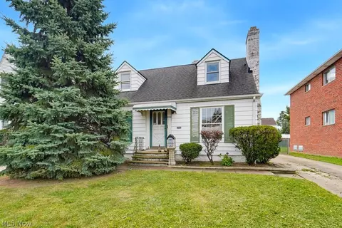 11102 Park Heights Ave, Garfield Heights, OH 44125