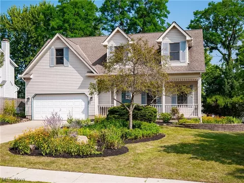 4195 Arlington Dr, Brunswick, OH 44212