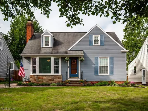 16087 Brinbourne Ave, Middleburg Heights, OH 44130
