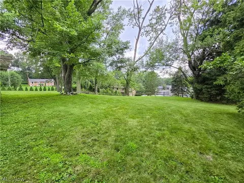 Exterior - 1815 Glenmont Dr NW, Canton, OH 44708 photo 6 of 6