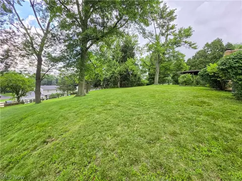 Exterior - 1815 Glenmont Dr NW, Canton, OH 44708 photo 5 of 6