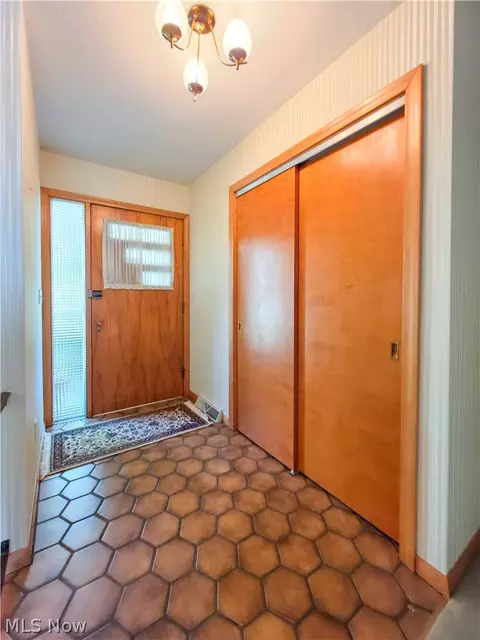 Entry Way - 1815 Glenmont Dr NW, Canton, OH 44708 photo 1 of 1