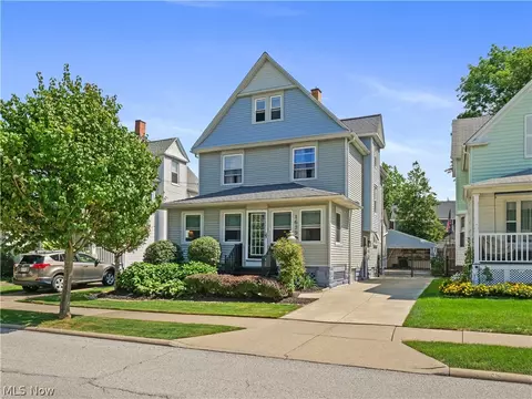 1639 Rosewood Ave, Lakewood, OH 44107