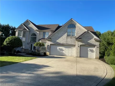 19956 Colleen Ct, Strongsville, OH 44149