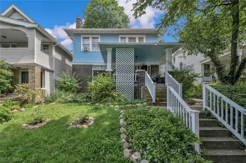 2205 Grandview Ave, Cleveland Heights, OH 44106