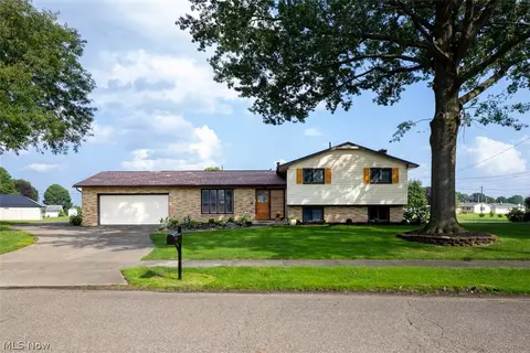 1133 3rd St SW, New Philadelphia, OH 44663