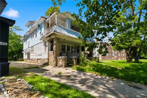 1516 Hillcrest Rd, Cleveland, OH 44118