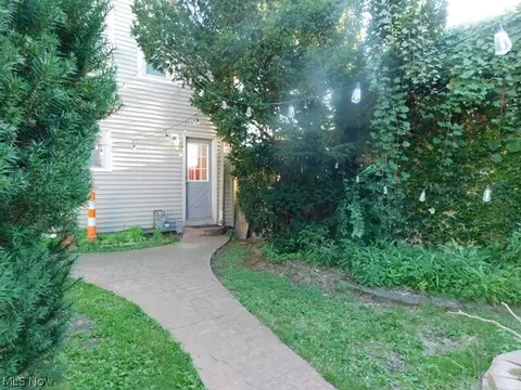 Exterior - 75 E Bridge St, Berea, OH 44017 photo 2 of 4