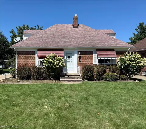 21870 Seabury Ave, Fairview Park, OH 44126