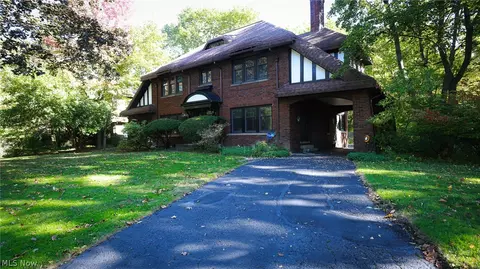 2573 Coventry Rd, Shaker Heights, OH 44120