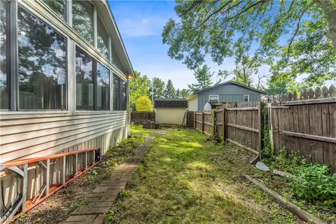 Exterior - 596 Eric Dr, Akron, OH 44305 photo 5 of 7